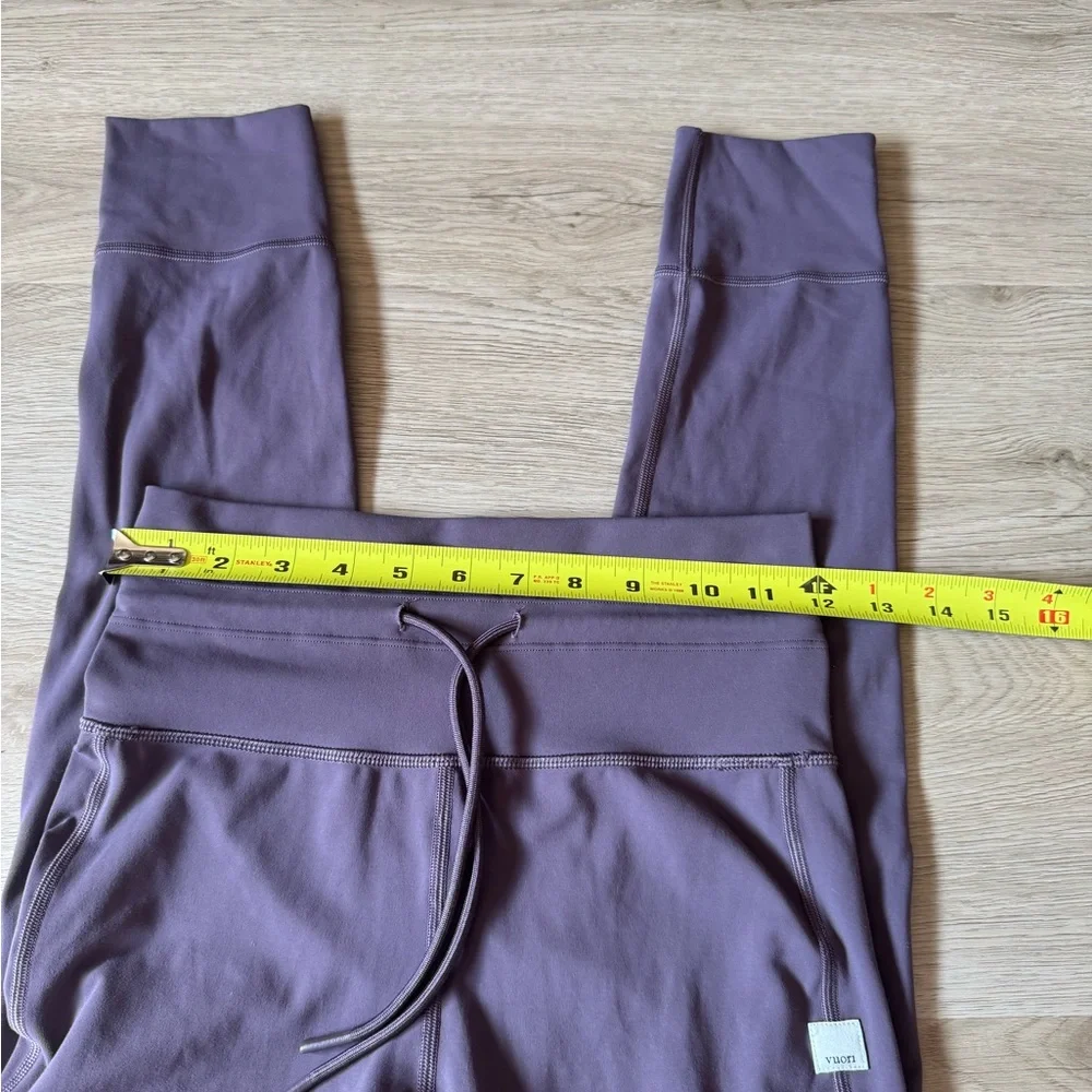Purple Vuori daily leggings - Picture 3 of 4